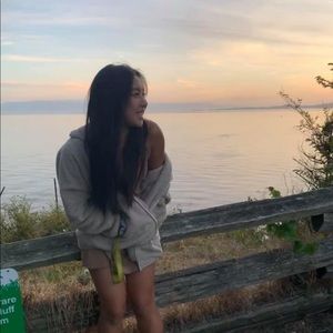 Meet your Posher, Linh